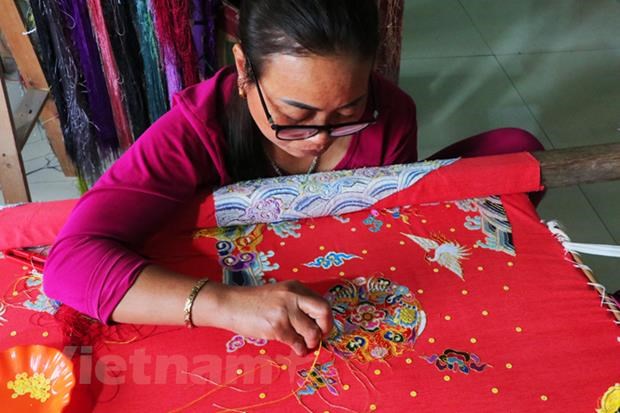 Dong Cuu - the only royal robe embroidering village in Hanoi